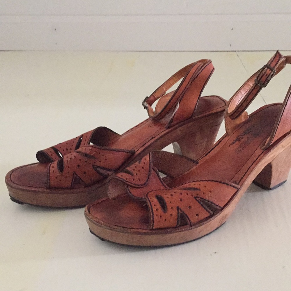 Vintage heeled sandals
